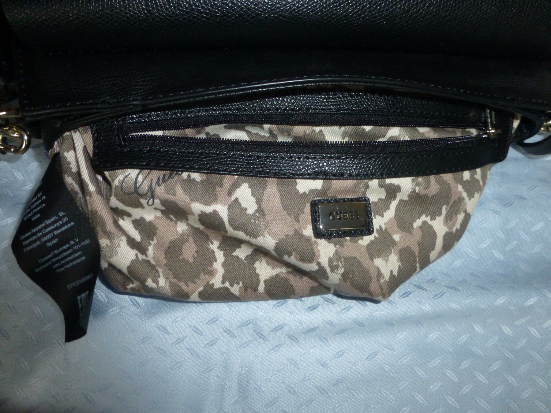 Sacs femmes: Damentasche von Guess – D'occasion à Würenlingen par drago56 4