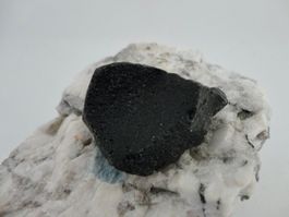 Tektite roh Heilstein