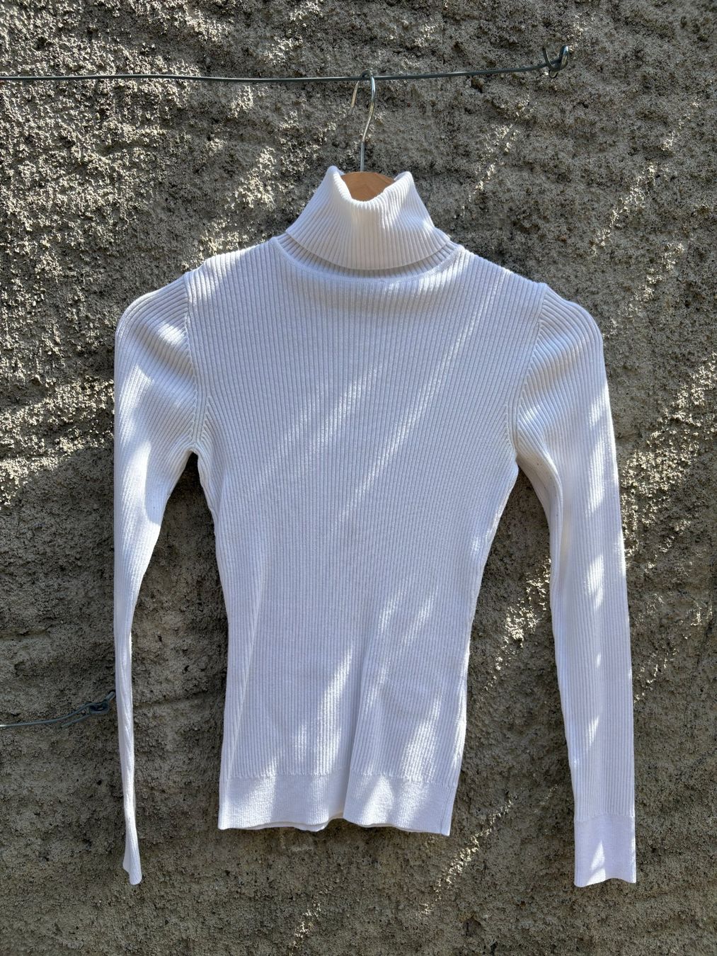 Maglioni & Felpe: Gerippter Rollkragenpullover weiss – Nuovo (secondo la descrizione) da Wittnau venduto da cel_j8w9