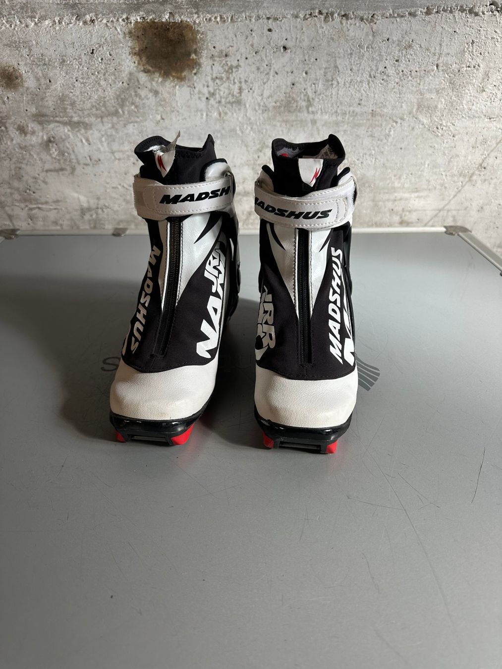 Madshus Scarpe per ragazzi: Madshus Kinder Langlauf Schuhe Gr. 35 – Usato da Emmenbrücke venduto da karkarkar 1