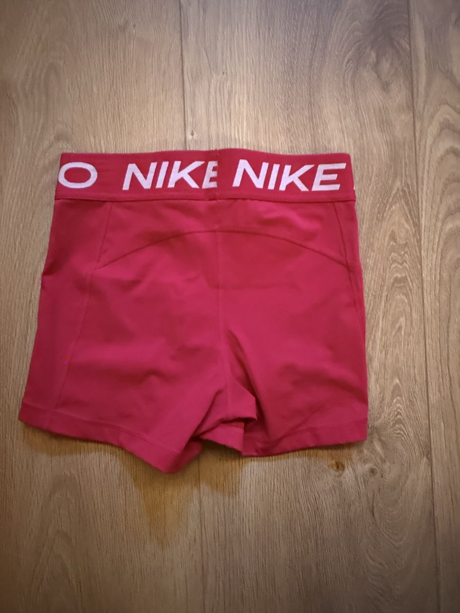 Nike Pantaloni: Nike Pro Shorts pink – Usato da Bolligen venduto da lee_orange 1
