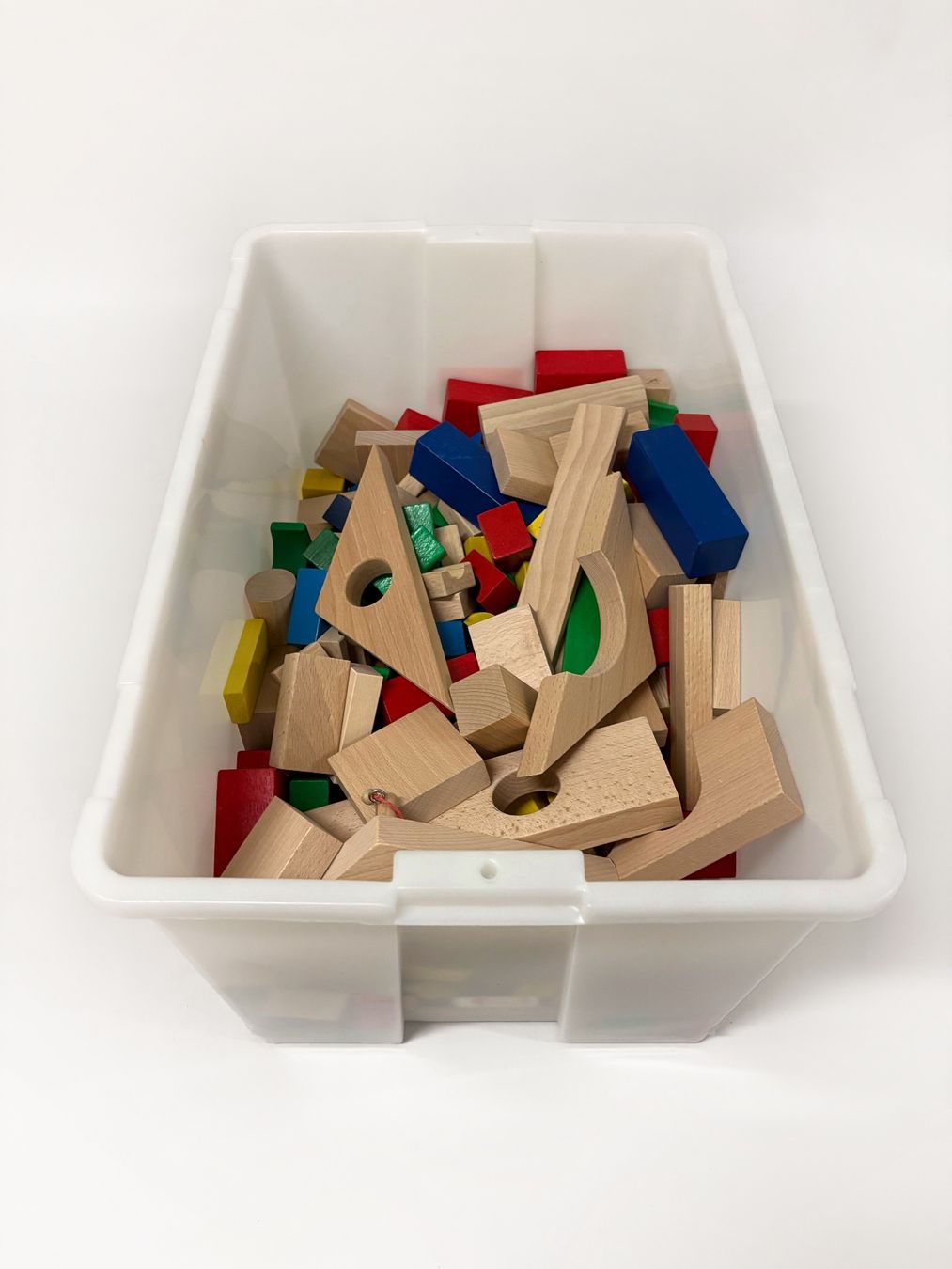 Spielzeuge: Kiste mit Holzbauklötzen – Gebraucht aus Neuenkirch von Gluecks.Kauf