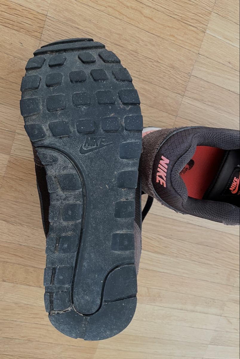 Nike Scarpe da uomo: Nike MD Runner 2, Grösse 4.5 – Usato da Ittigen venduto da franzis6 3