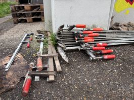 Lot de ~40 Serre-joints (Grandes et petites tailles )
