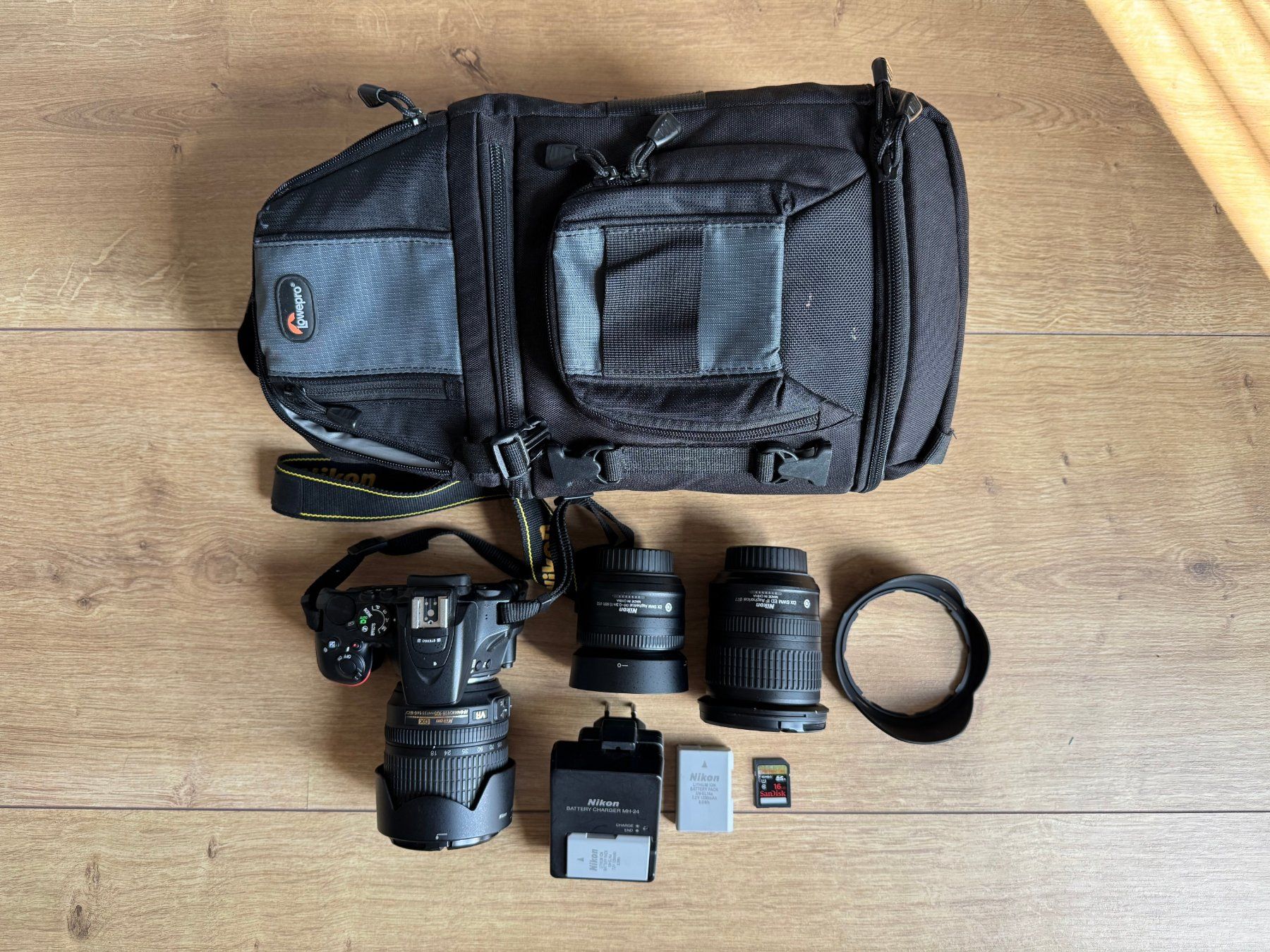Nikon Kamera: Nikon D5500 mit Zubehör – Gebraucht aus Effretikon von Adics