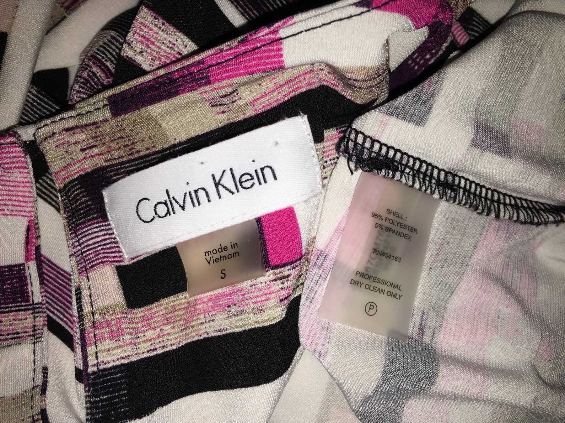 Calvin Klein Top: CALVIN KLEIN Top taille / Grosse S – Usato da Cossonay-ville venduto da Super-Price-Quality 9