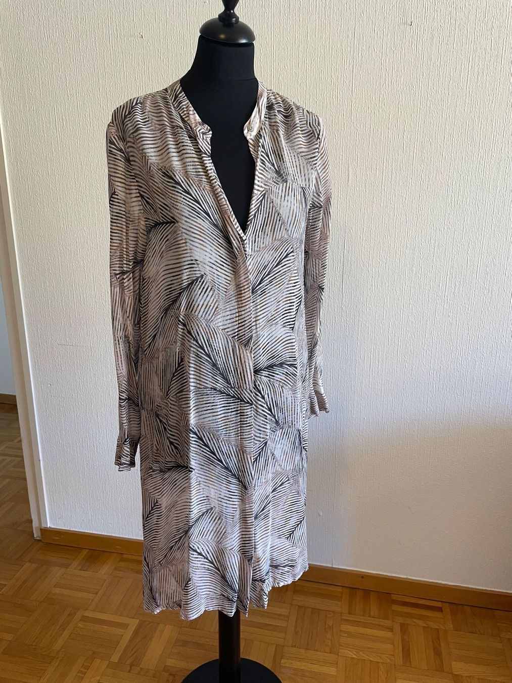 Nile Vestiti: Robe neuve Nile, taille S – Nuovo (secondo la descrizione) da Vevey venduto da chr_5pvx 1