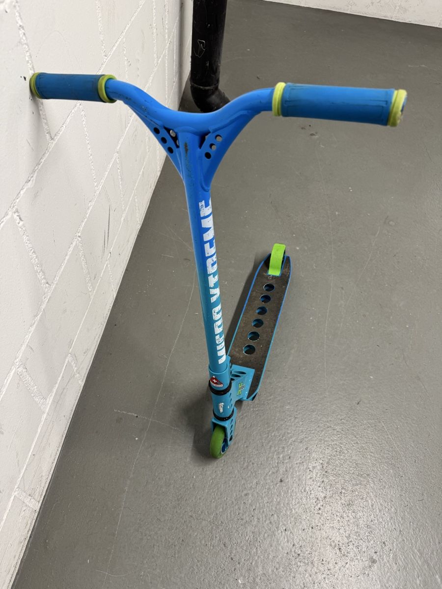 Micro Kickboard: Stuntroller Xtreme blau grün gebraucht – Usato da Möhlin venduto da franky76 4