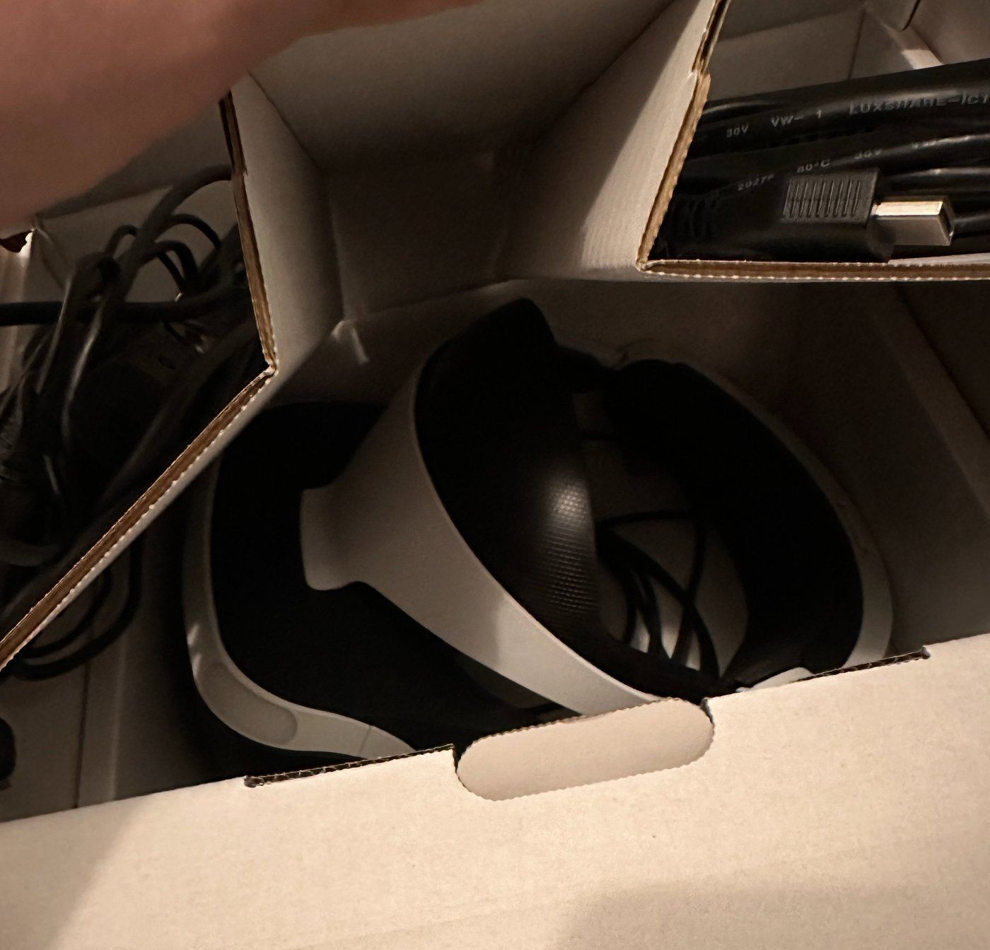 Sony Console: AB 1.– PlayStation 4 Pro + PSVR Bundle + 25 Games – Usato da Zürich venduto da ...._---_.. 4