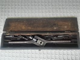 Alter Gewindeschneider gross