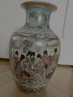 Porzellanvase im asiatischen Stil