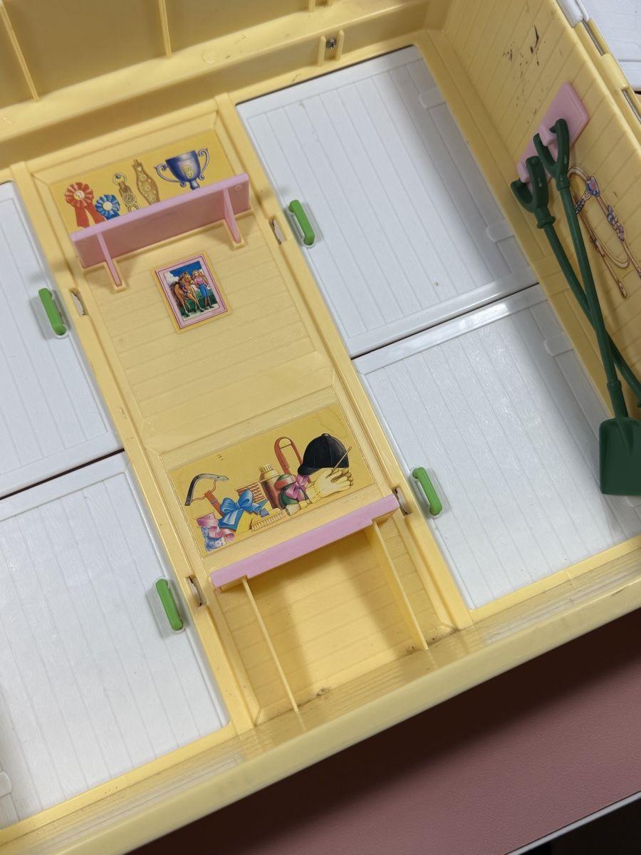 Bambole: BARBIE Doll Horse Stable 2000 - Rare – Usato da Bedano venduto da VBimby 6