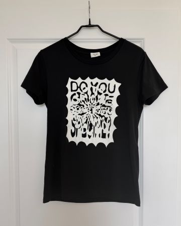 Beau t-shirt noir en coton de la marque Celine