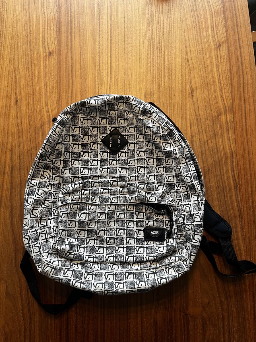 Vans Rucksäcke: Stylischer Vans Rucksack, schwarz/weiss – Gebraucht aus Goldau von mustang_289