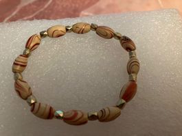 Schönes Armband aus Holzperlen, gemustert, Vintage Stil