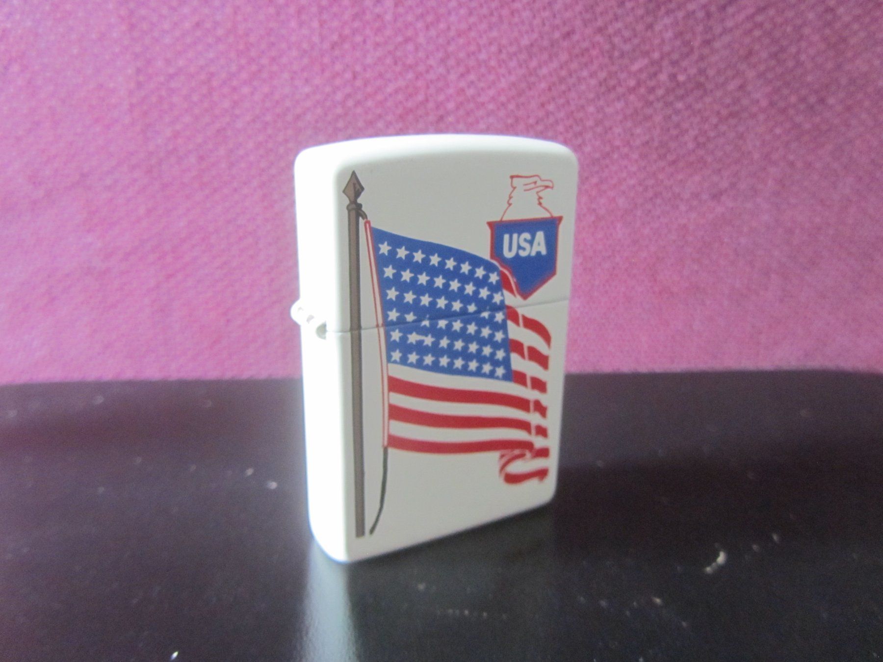 Zippo Accendini: Zippo USA Flag White box 1998 NEUF – Nuovo (secondo la descrizione) da Pampigny venduto da Calypso06 1