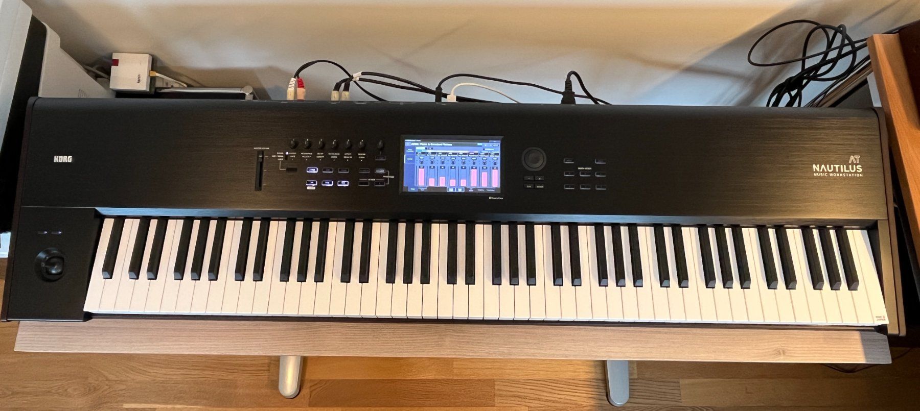 Korg Strumenti musicali: Korg Nautilus 88 AT (Aftertouch) – Usato da Fällanden venduto da Uboller