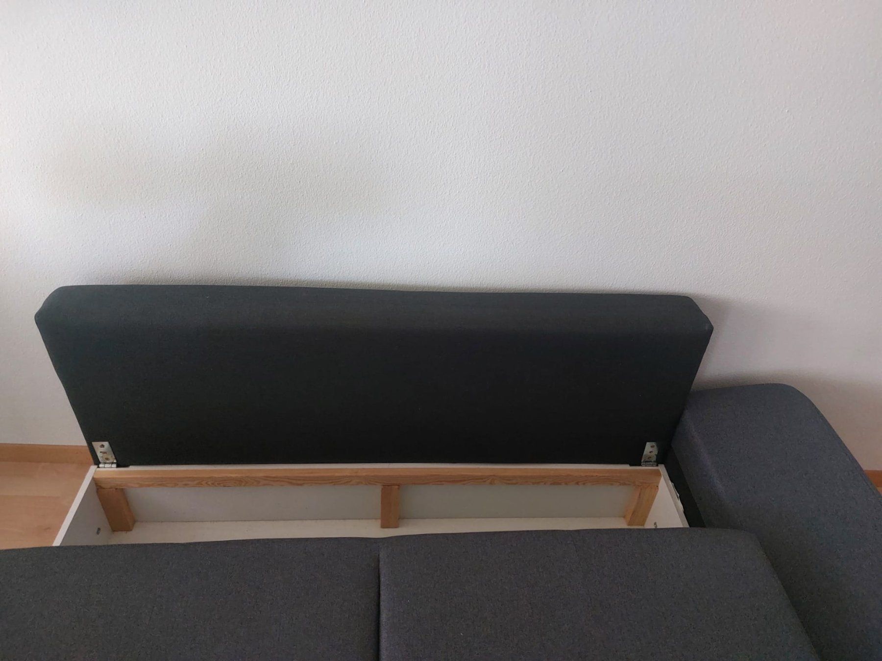 Sofas: Ecksofa (oder zwei Einzelsofas) – Gebraucht aus Sursee von mar_6cvv 4