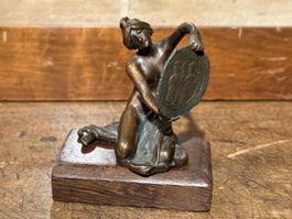 Wiener Bronze Figur mit Byzantinische Münze Rarität!