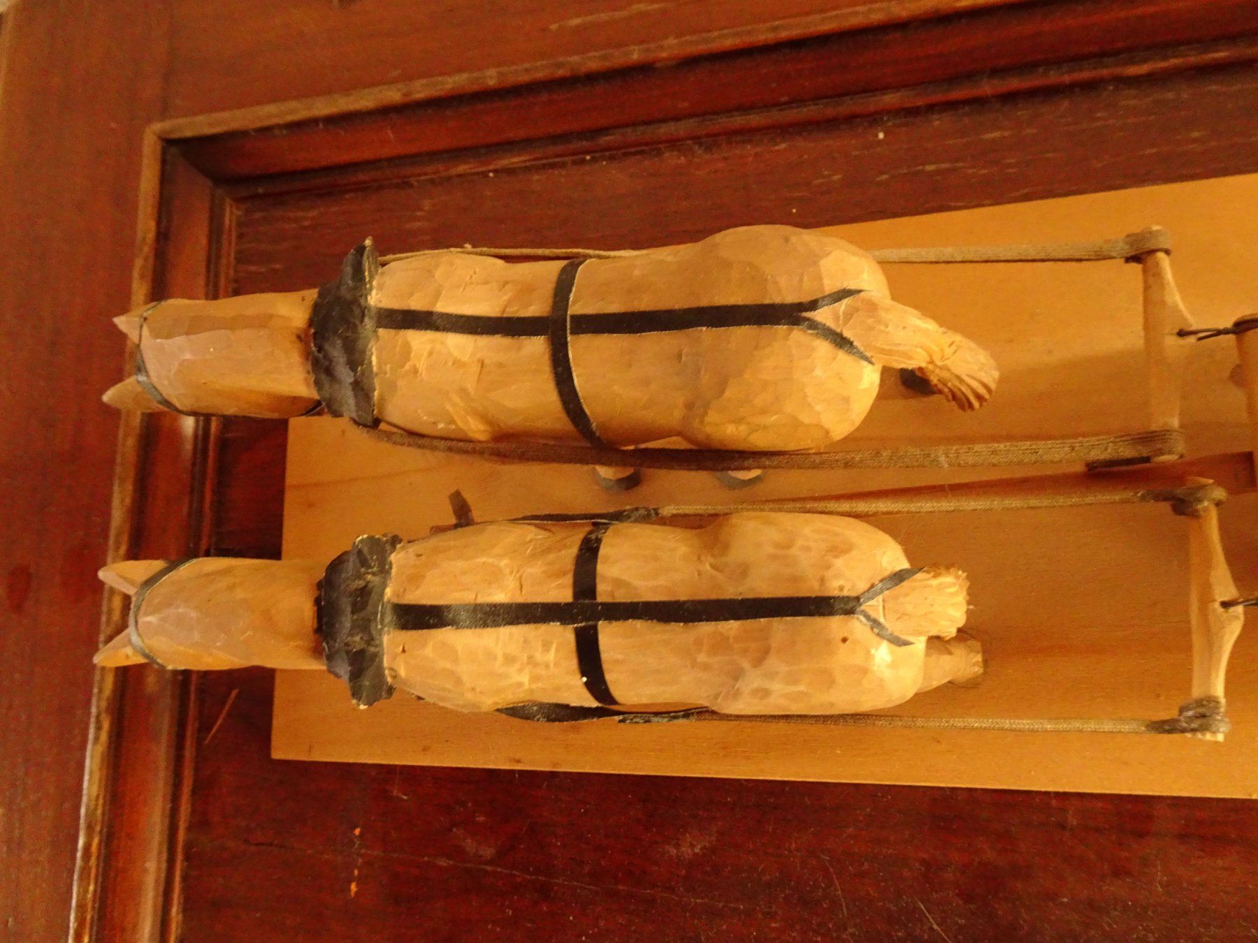 Statuette: Geschnitztes Pferdefuhrwerk – Usato da Stein AR venduto da Bienli4 4