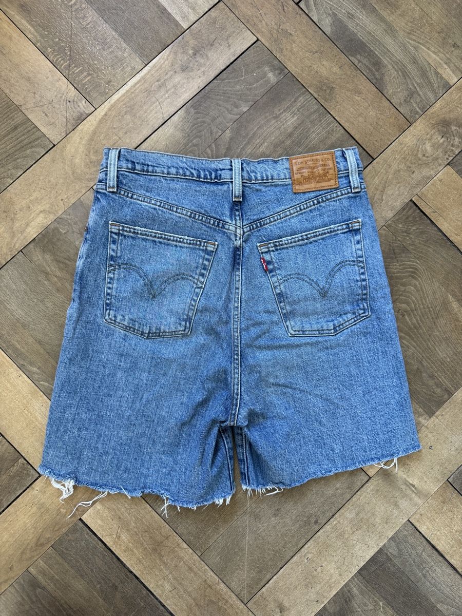 Levi's Jeans: Levi‘s Ribcage Shorts – Nuovo (secondo la descrizione) da Zürich venduto da afcvx 1