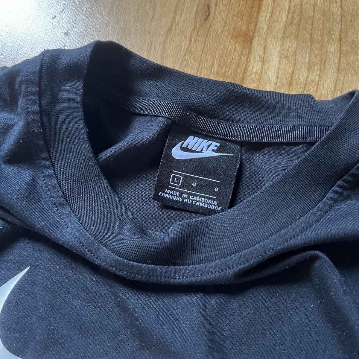 Nike Blouses, T-shirts & Tops: Schwarzes Nike Sport-Shirt – Neuf (Voir description) à Chur par noe_mh8b 2