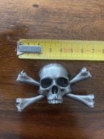 Anstecknadel Totenkopf mit gekreuzten Knochen Metall 68.1g