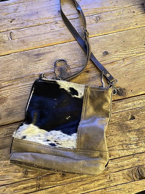 Borse da donna: Swiss Kuh Leder Handtasche – Usato da Widen venduto da Weydi3000