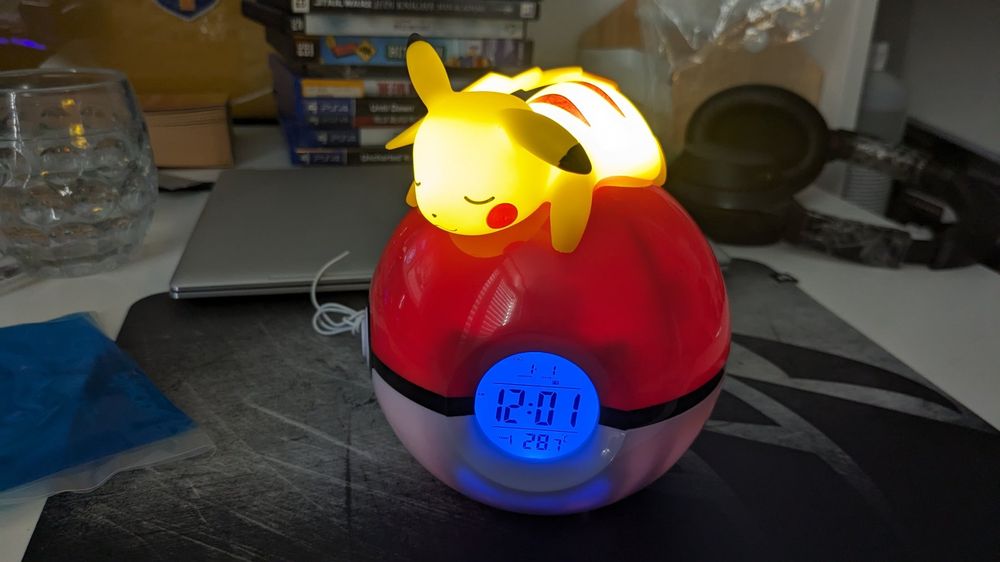 Teknofun Pokemon Pikachu Pokeball Lamp Alarm Clock Kaufen auf Ricardo