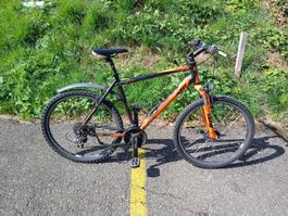 KTM MOUNTAINBIKE MIT 26 ZOLL RÄDER, RAHMENGR 52CM,  21 GÄNGE