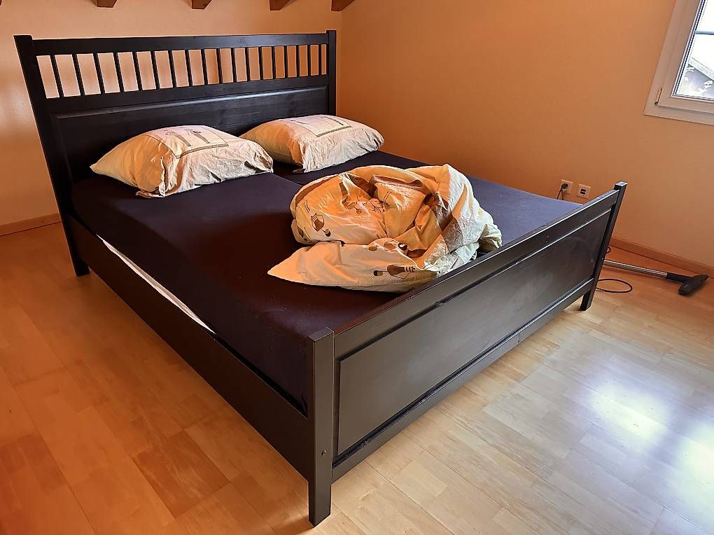 Letti: Schönes schwarzes Doppelbett mit matratzen – Usato da Wildhaus venduto da Menario87 1