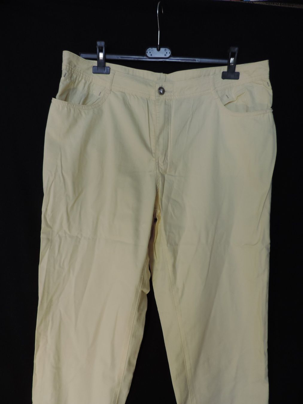 Pantaloni: pantalon jaune pale – Usato da Genève venduto da Axelle333 5