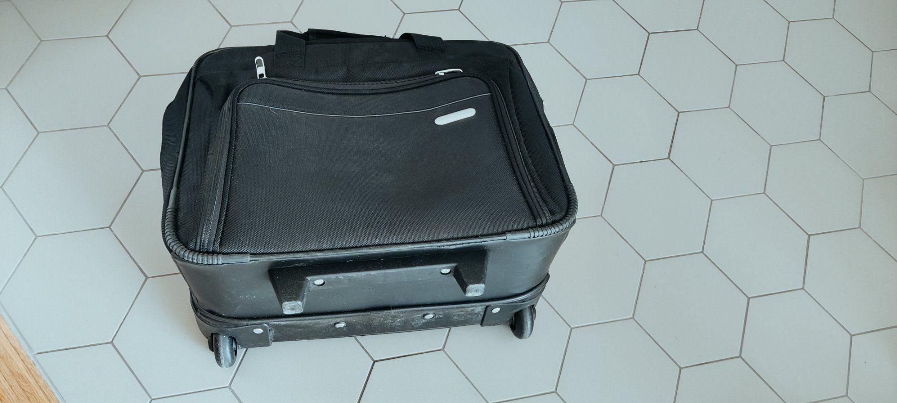Targus Reisekoffer: Targus Business Rolltasche / Rollkoffer – Gebraucht aus Zürich von sendbad 5