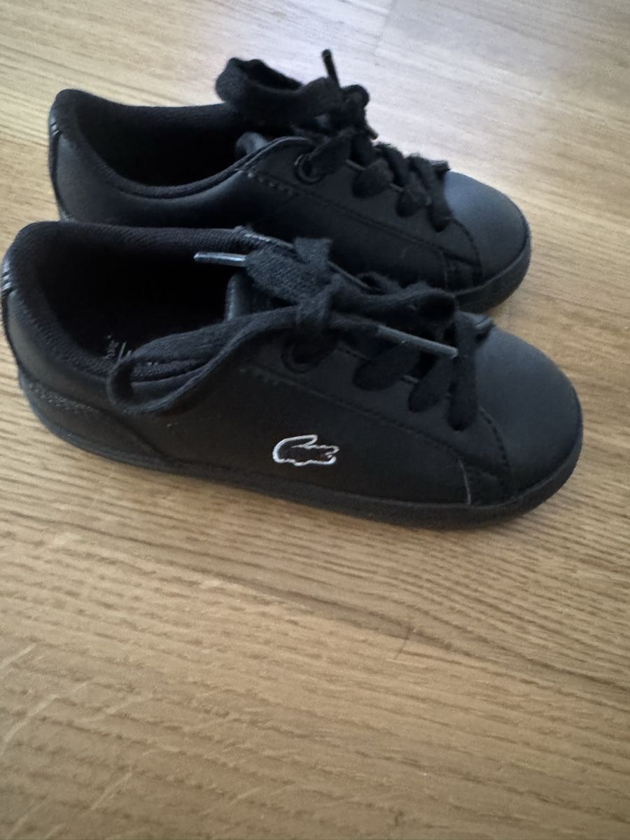 Lacoste Scarpe per ragazzi: Baskets Lacoste noires pointure 24 – Usato da La Chaux-de-Fonds venduto da kel_9khc