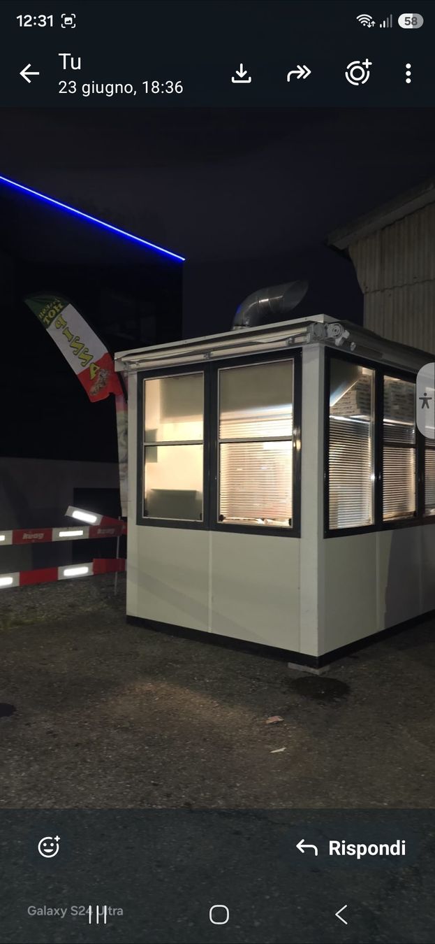 Véhicules utilitaires: imbiss komplett  – D'occasion à Romanshorn par buf_r69g 7