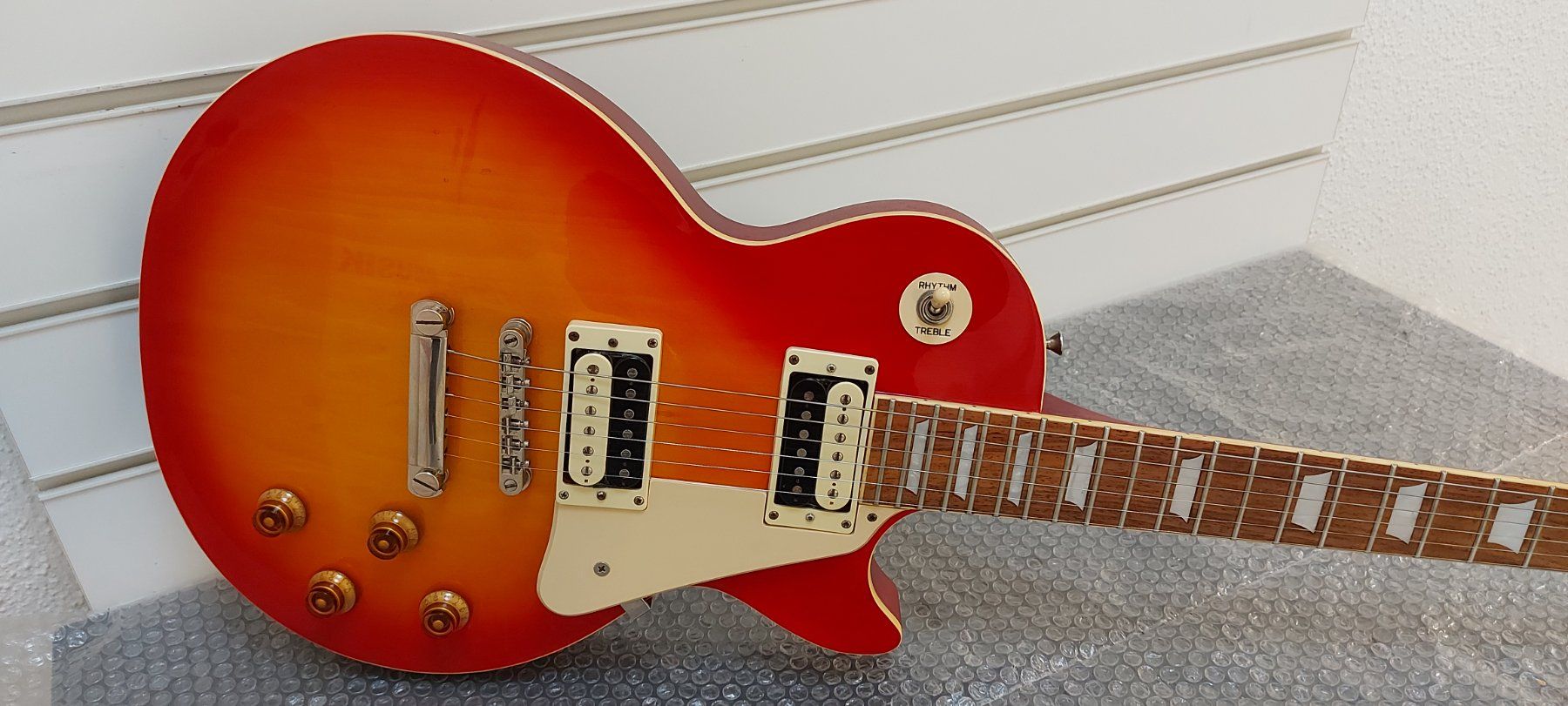 Epiphone Strumenti musicali: Epiphone Les Paul Traditional PRO E-Gitarre Sunburst – Usato da Glattbrugg venduto da Swissmusik 3