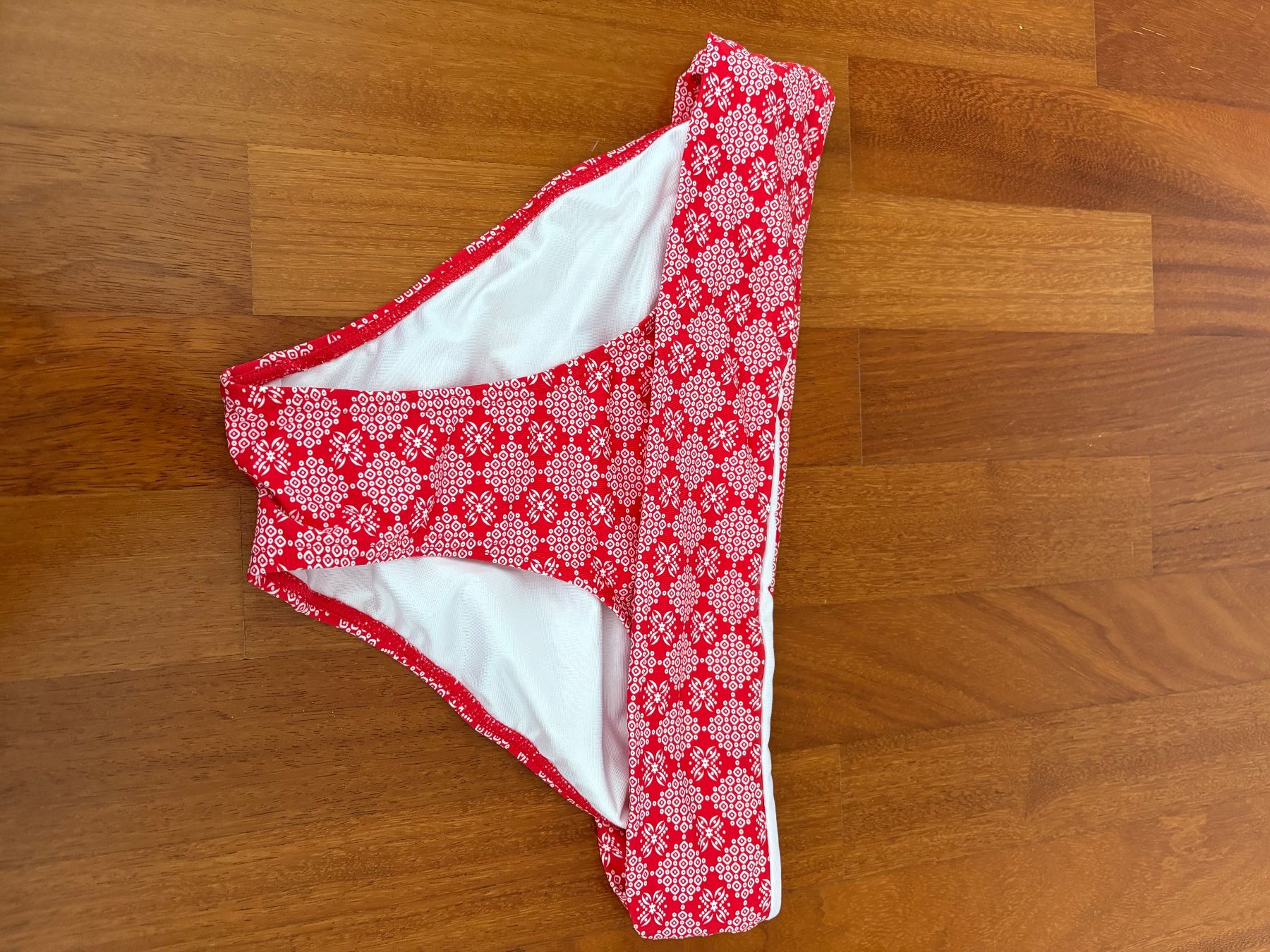 Maddison Badekleider & Bikinis: Maddison Bikini, Rot/Weiss – Neu (gemäss Beschreibung) aus Luzern von ale_v5qn 5