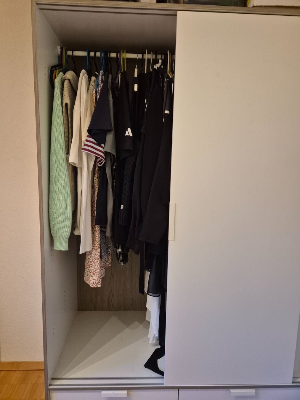 Ikea Armadi: Kleiderschrank Trysil Ikea – Usato da Brütten venduto da nad_jja12 2