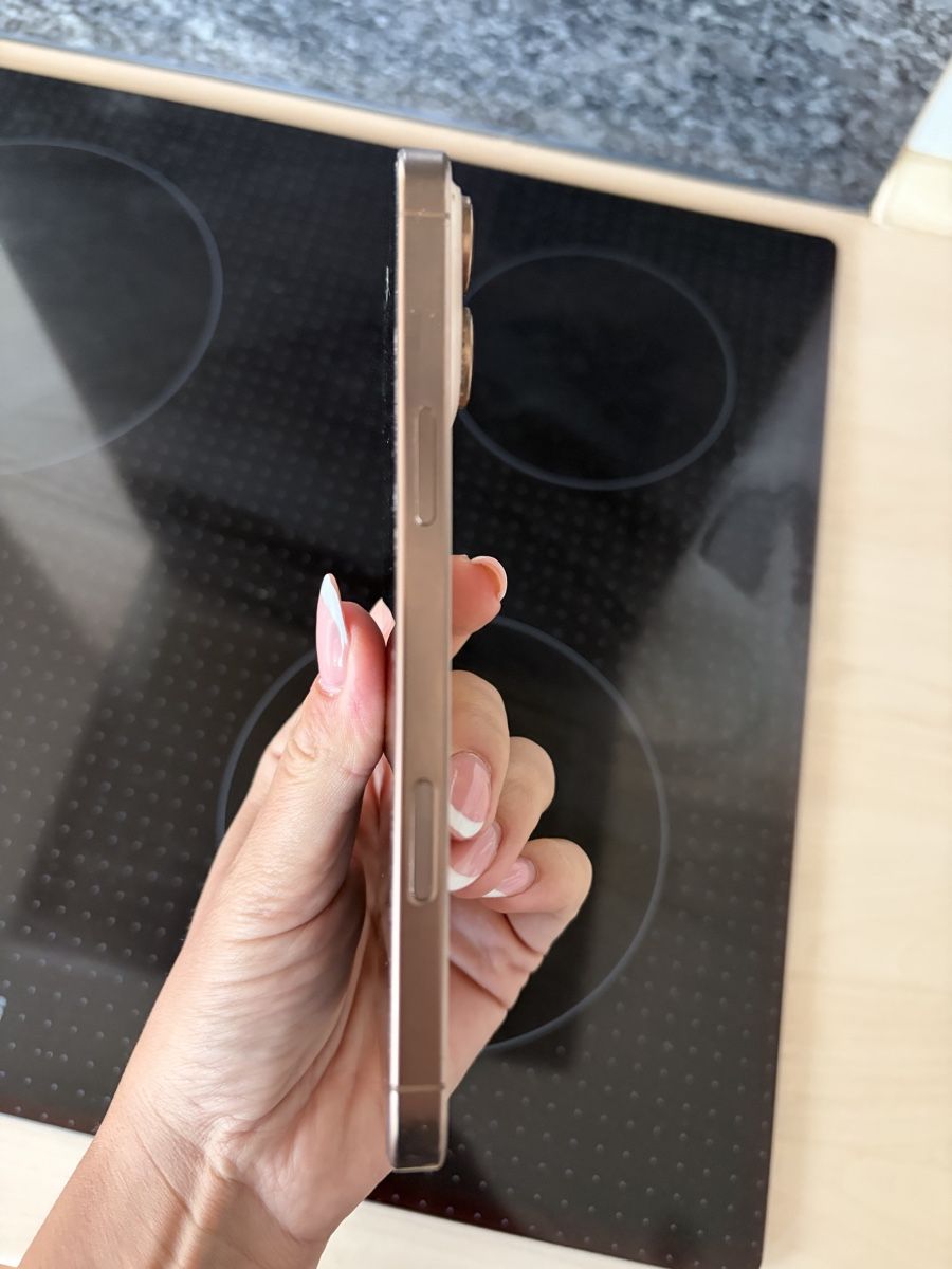 Apple Telefoni cellulari / Smartphones: Iphone 16 pro max 256 GB – Usato da Lachen SZ venduto da wal_c7kn 8