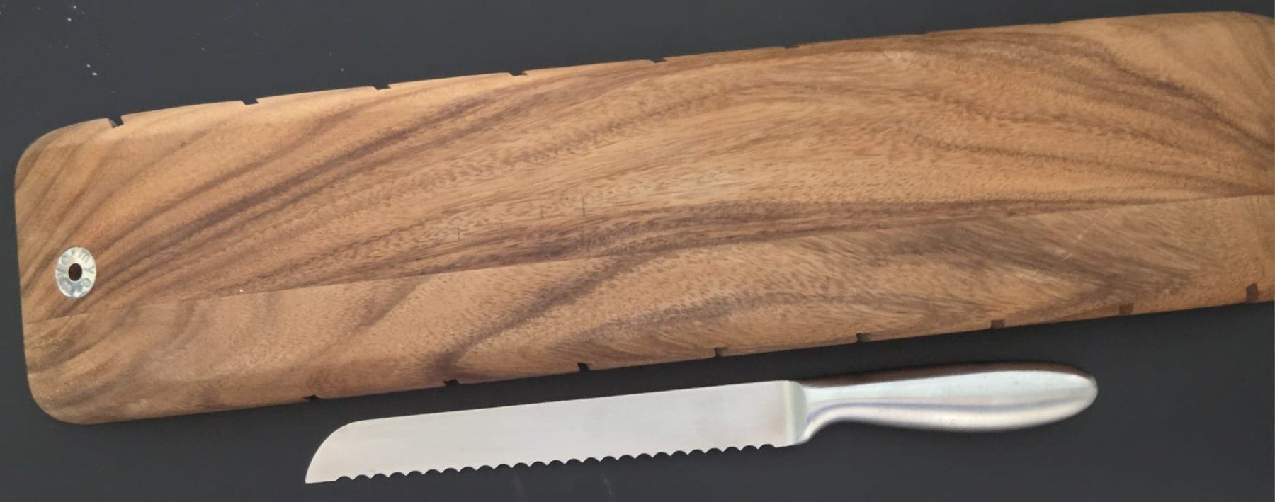Holzartikel: Planche à découper avec couteau – Gebraucht aus Begnins von IlikeHiPhi 2