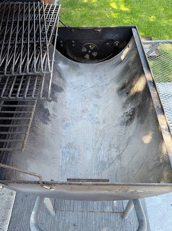 Griglie: Tenneker Ranger Holzkohle Grill – Usato da Büttikon AG venduto da Jogy33 4
