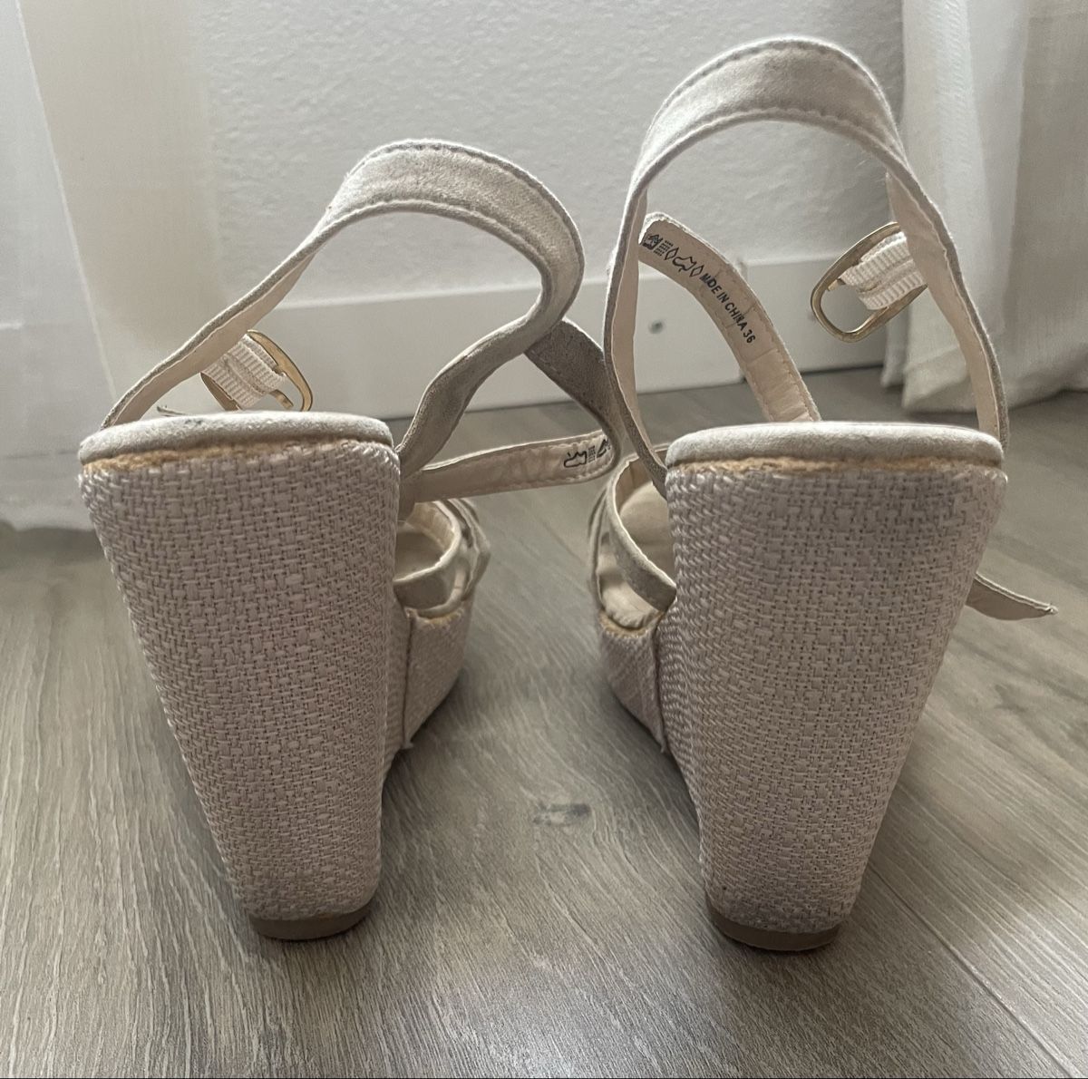 Scarpe da donna: Sandales compensées  – Usato da Biel/Bienne venduto da sonja0210 3