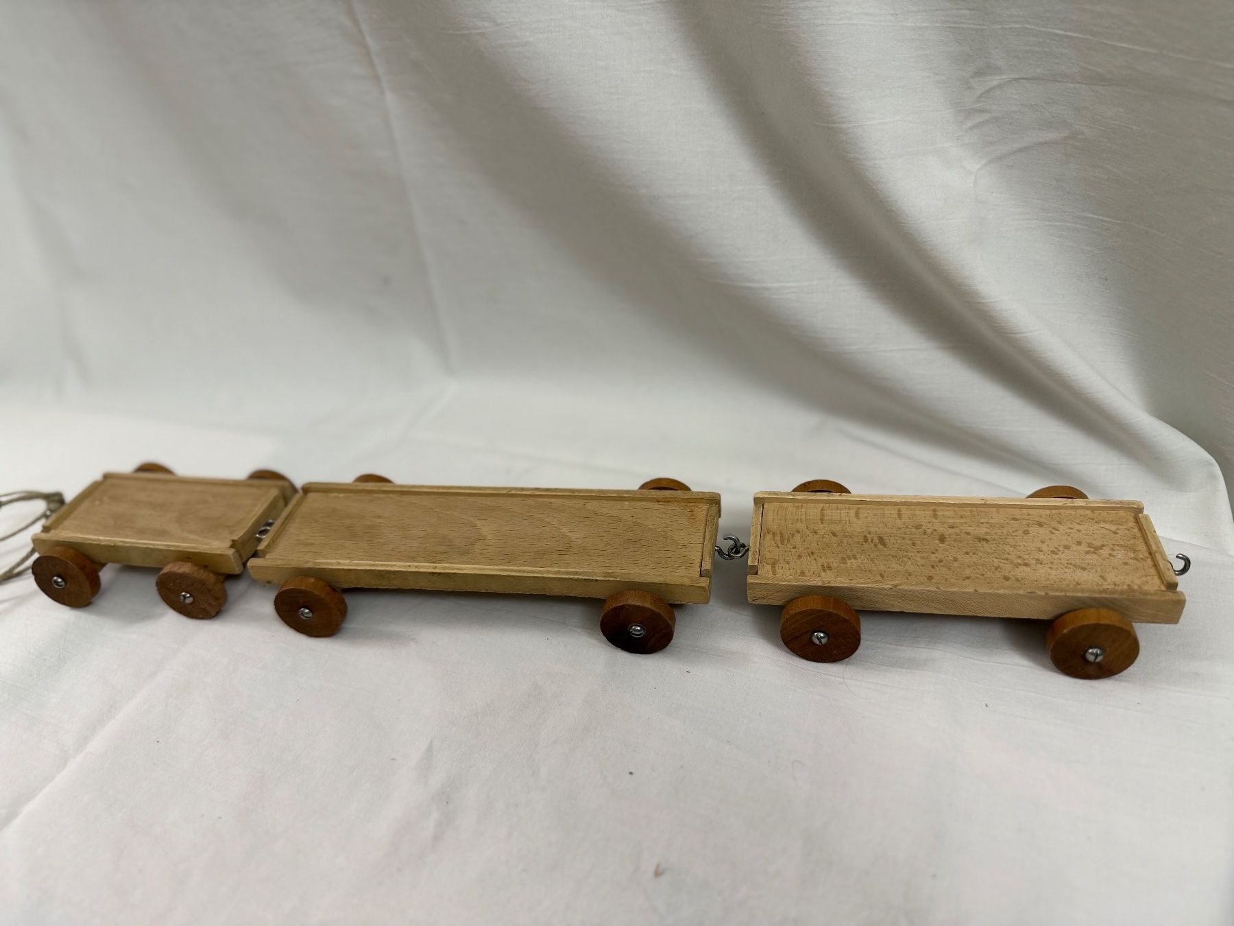 Giocattoli: Holz-Eisenbahn mit roten Rädern – Usato da Bern venduto da rewe45 8