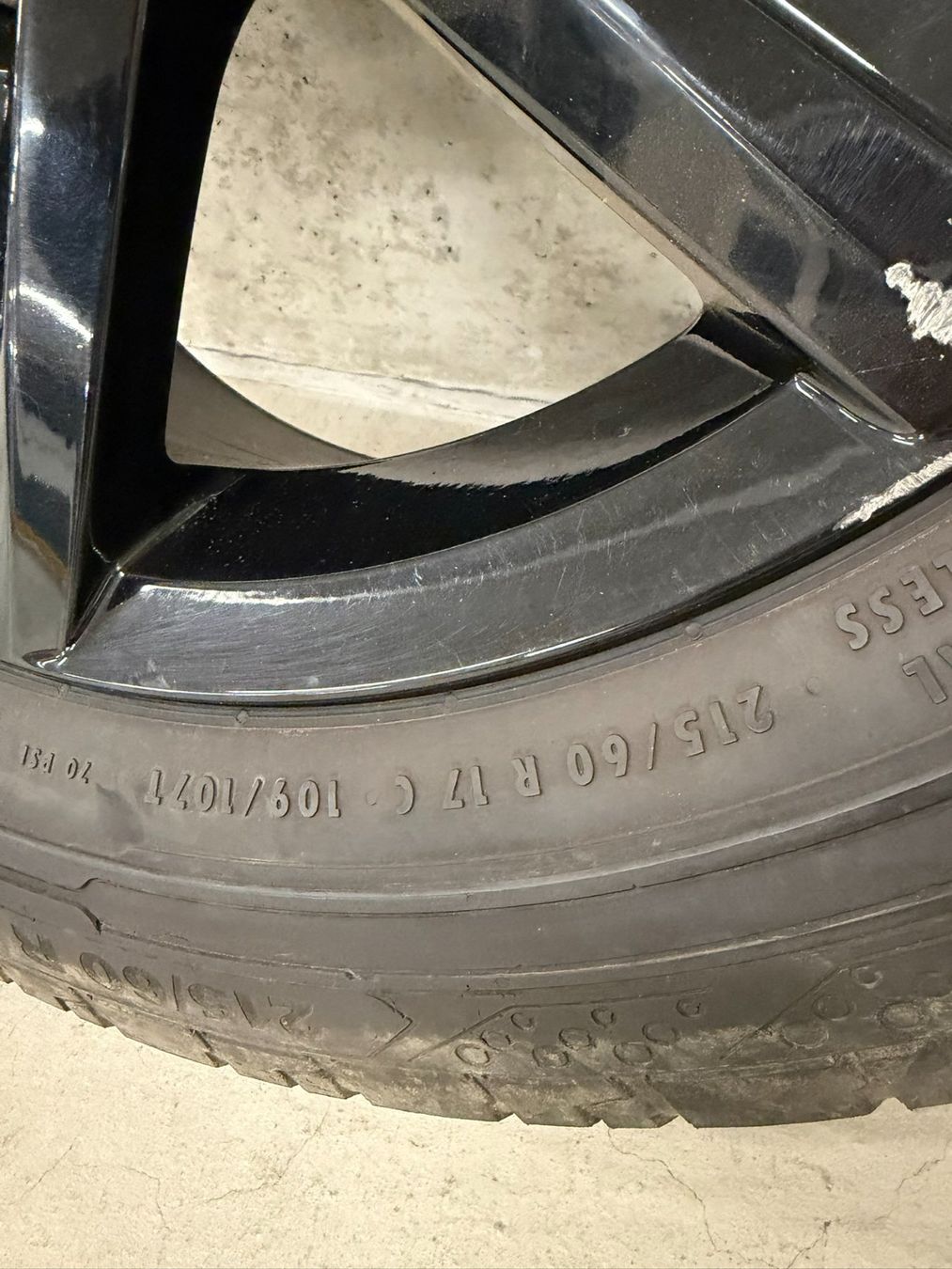 Volkswagen Pneumatici & Ruote complete: VW T6 Felgen – Usato da Menzingen venduto da fizzibubbele69 9