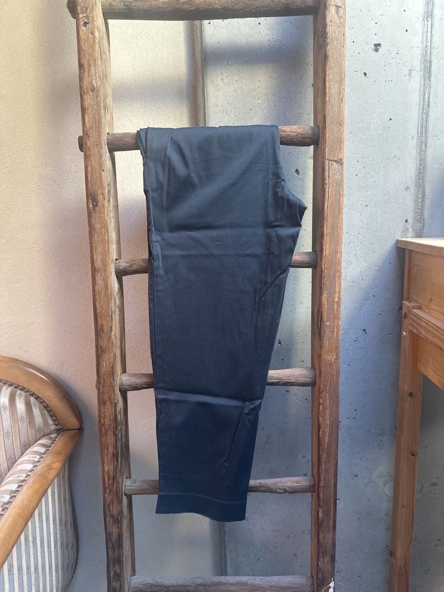 Pantaloni: Marks&Spencer Damenhose Dunkelblau, Gestreift – Usato da Leuk-Stadt venduto da 2thcircle