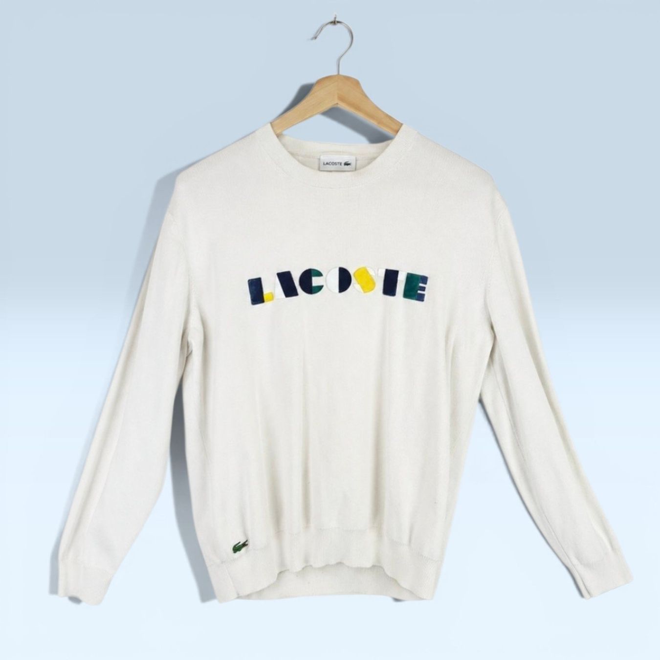 Lacoste Pulls & Sweat-shirts: Lacoste pull blanc à logo multicolore, taille L (FR 5) – D'occasion à Le Locle par sAm_2112