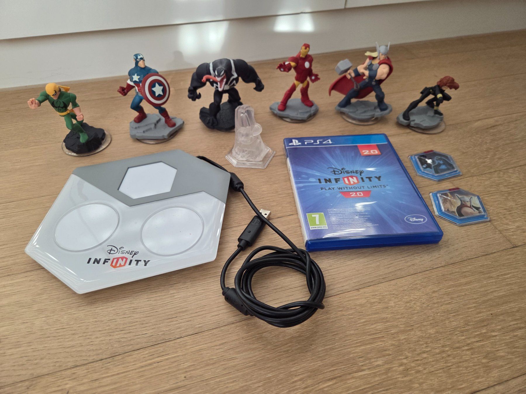 Disney Giochi: Disney Infinity 2.0 + Portal + 11 Figures + 2 Discs - PS4 – Usato da Carouge GE venduto da Gasco