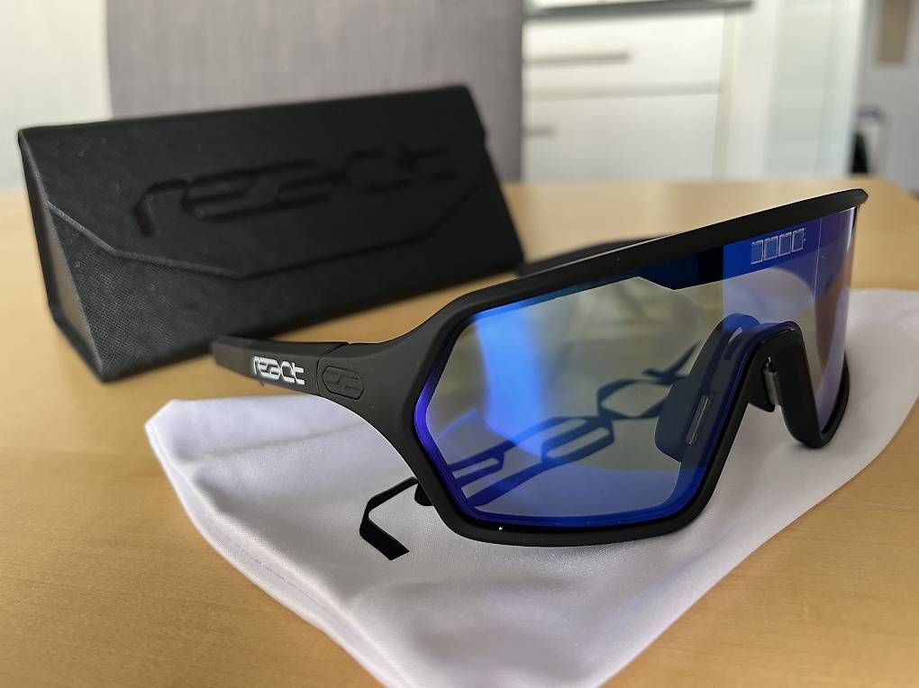Occhiali & Lenti: Sportbrille React Rev sky/black s – Nuovo e nell'imballaggio originale da Riggisberg venduto da yvo_9pbp 2