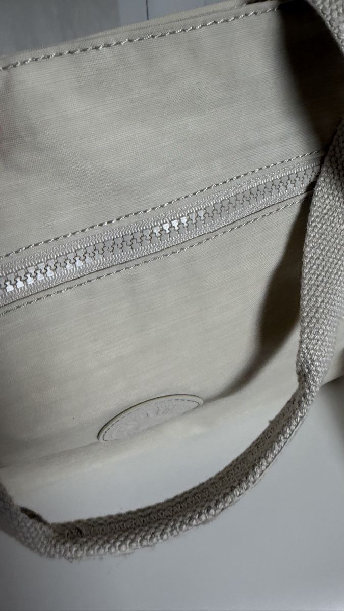 Kipling Sacs femmes: Kipling Handtasche Umhängetasche beige  – D'occasion à Knonau par Grapesvintage 6