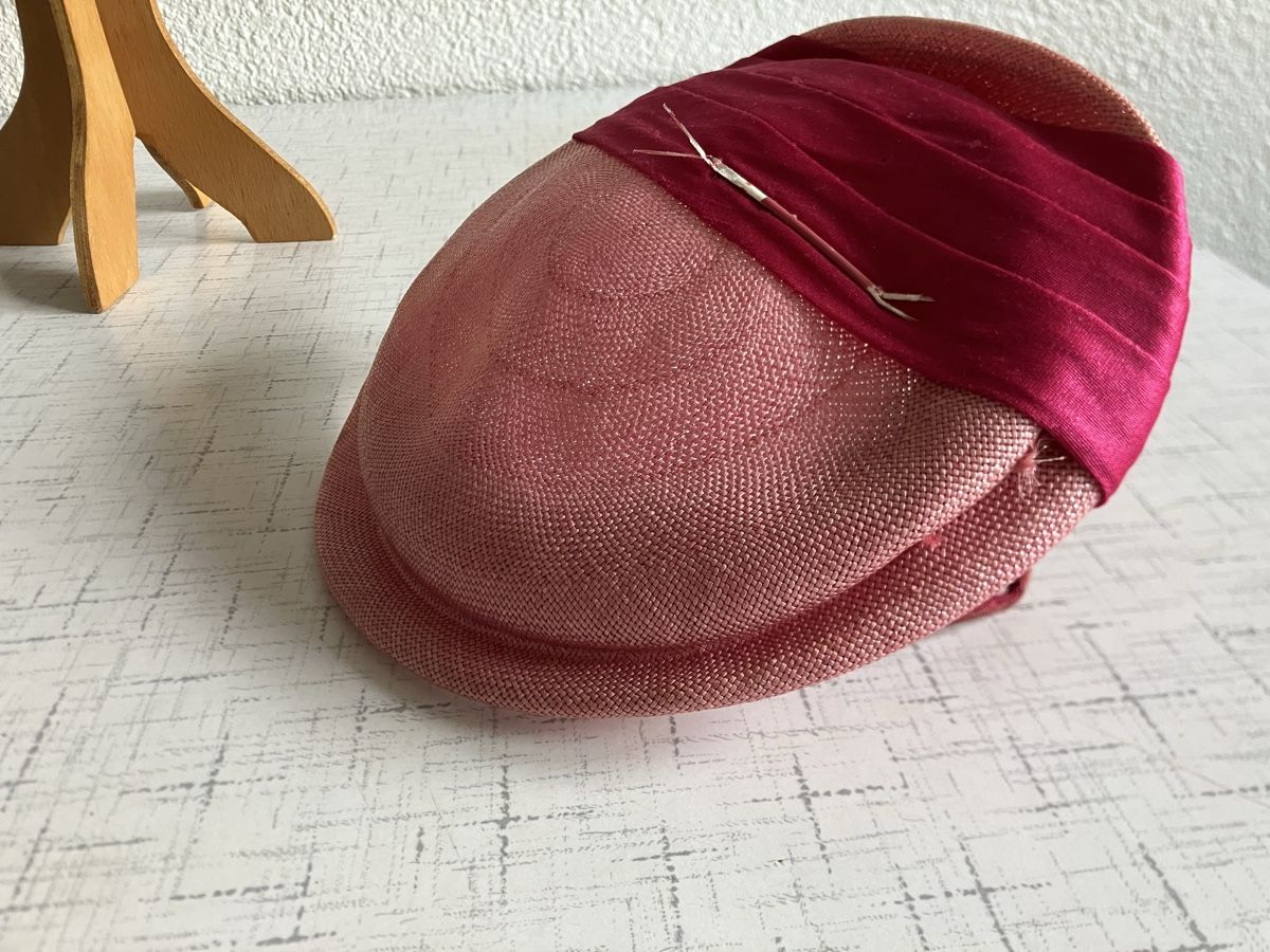 Copricapi, berretti & cappellini: Rosa Strohhütchen – Usato da Lyss venduto da Punktum01 1